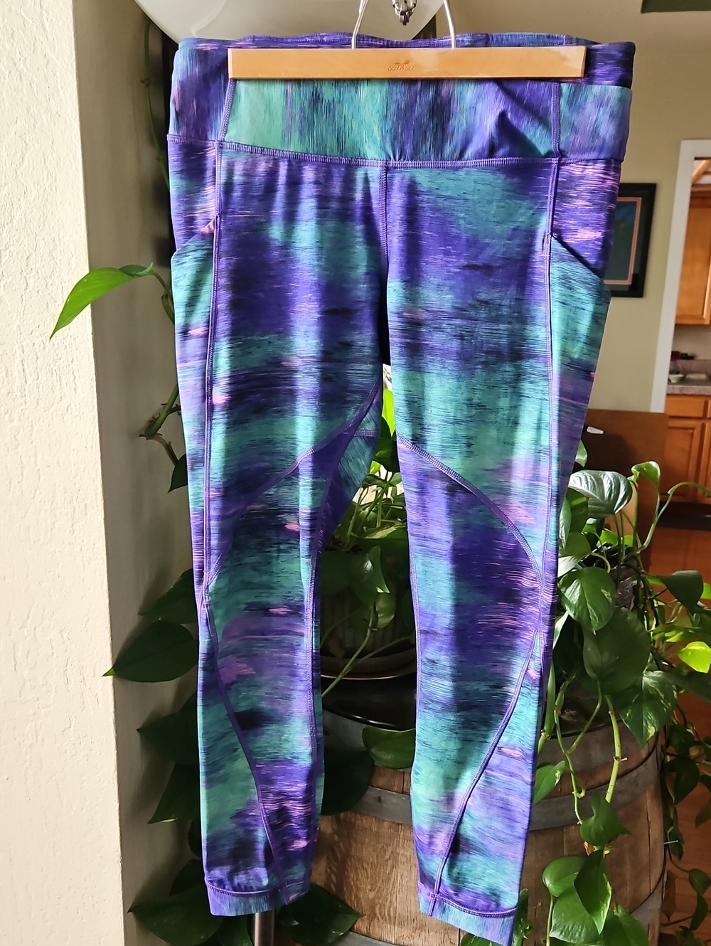 Lululemon Time to Shine Rio Nights Size 10